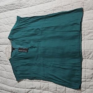Banana Republic Green Sleeveless Blouse NWT